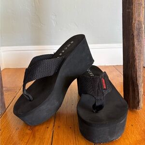 Rocket Dog Black Platform Flip Flops